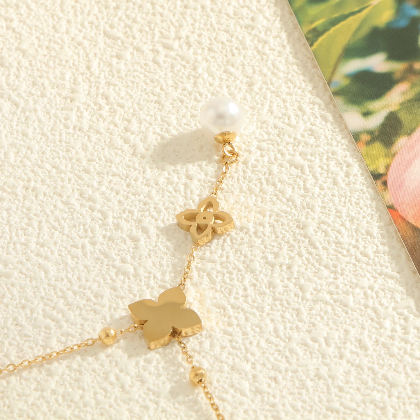 Clover Pearl Necklace